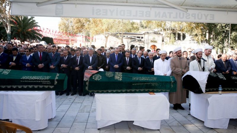 Cumhurbaşkanı-Erdoğan-Akbaşoğlu-nun-annesinin-cenazesine-katıldı.jpg