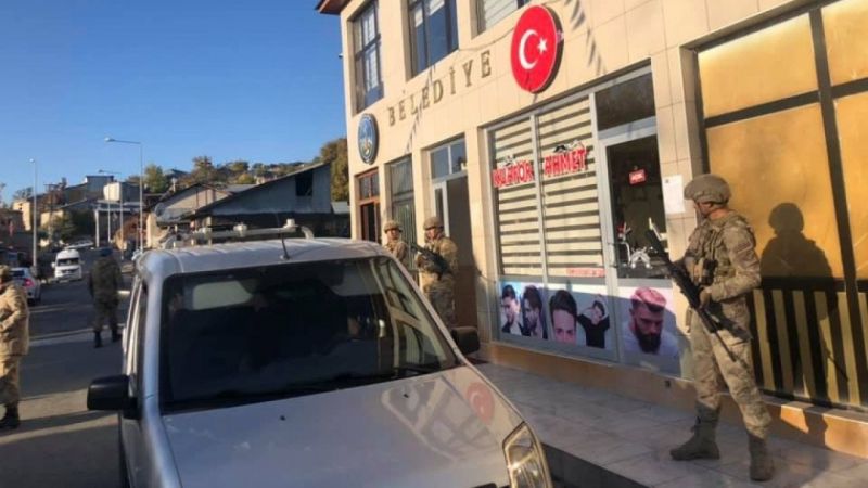 HDP-li-belediye-başkanları-görevden-alındı-yerlerine-kayyum-atandı1.jpg