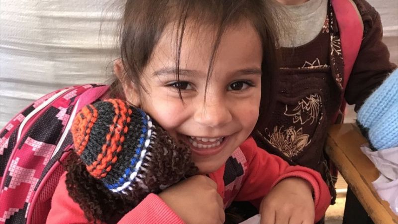 türkiye-den-aktivistler-İdlib-deki-850-çocuğa-yardım-ulaştırdı-1.jpg