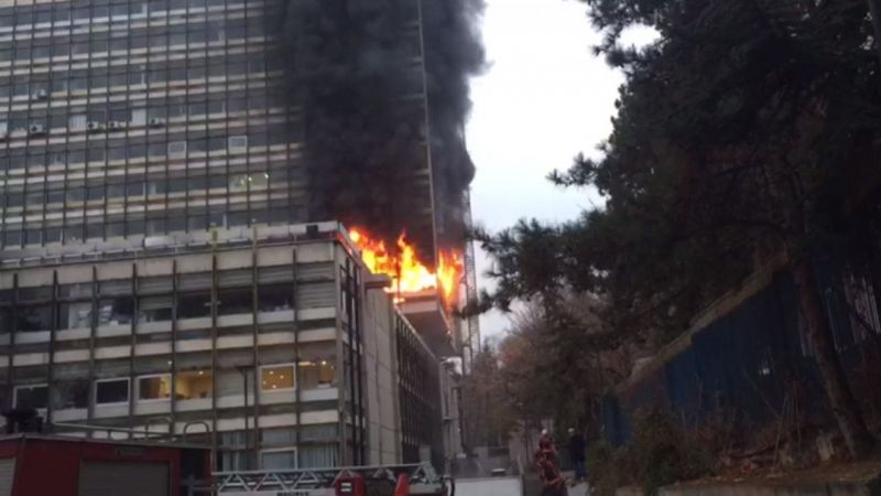 DSİ-Genel-Müdürlüğü-binasındaki-yangın-söndürüldü-1.jpg