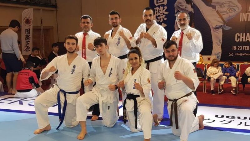 Pursaklar-Belediye-SK-sporcuları-ilk-kez-Avrupa-şampiyonu-oldu.jpg