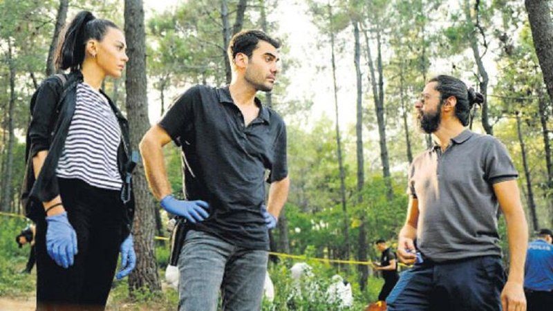Çember: Yolun Sonundaki Kız Filmi Nerede Çekildi? Çember: Yolun Sonundaki Kız Filmi Hangi Tarihte, Kaç Yılında Çevrildi? Çember: Yolun Sonundaki Kız Filmin Konusu Nedir, Oyuncuları Kimlerdir? 3