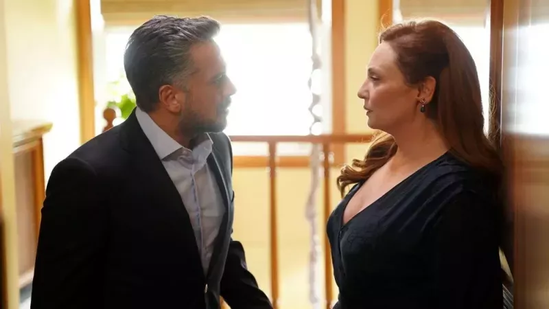 Yalı Çapkını Oyuncularının Maaşları Ortaya Çıktı: En Çok Kazanan İsim Herkesi Şaşırtacak! Çetin Tekindor’dan Bile Çok Alıyor… 1