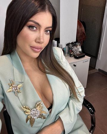 Wanda Nara Göğüs Dekoltesiyle Masterchef’e Çıktı, Sosyal Medya Yıkıldı! Leopar Desenli Kıyafetiyle Herkesin Aklını Başından Aldı! 1