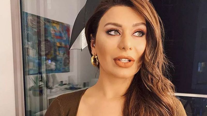 Ebru Şancı'nın Mini Elbiseli Pozları Ortalığı Salladı! Ebru Şancı Kimdir, Kiminle Evli? İşte Eşi İle Arasındaki Yaş Farkı! 2
