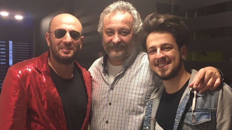 Hazar Ergüçlü’nün Eski Sevgilisi Onur Ünlü Kimdir? Ayrılık Sebebi Yaş Farkı Mı? Onur Ünlü ve Hazar Ergüçlü Arasında Kaç Yaş Fark Vardı! Meğer... 3