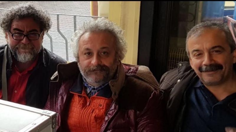 Hazar Ergüçlü’nün Eski Sevgilisi Onur Ünlü Kimdir? Ayrılık Sebebi Yaş Farkı Mı? Onur Ünlü ve Hazar Ergüçlü Arasında Kaç Yaş Fark Vardı! Meğer... 4