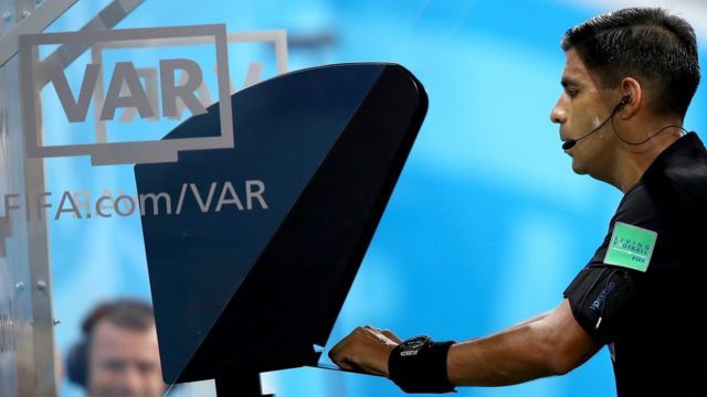 Futbolda Var Nedir? VAR'a Gitmek Ne Demek, Neye Bakar? Avrupa Ligi'nde VAR Var Mı? 2