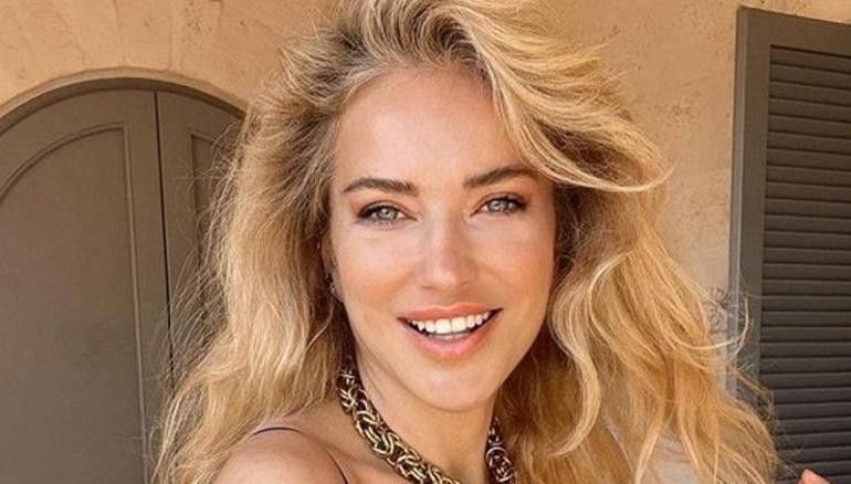 Burcu Esmersoy ve Nazım Akmandil Evlendi! Genç Yazılımcı Nazım Akmandil Kimdir? Aralarında Kaç Yaş Fark Var? 4