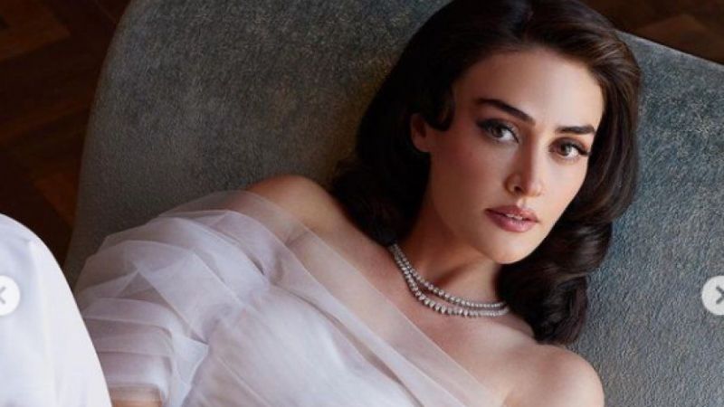 Ramo Dizisinin Sibel’i Esra Bilgiç Bikini Üstüyle Alev Alev Yaktı! Vücudunun Mükemmelliğini Bir Kez Daha Konuşturdu! Instagram Bu Kareleri Konuşuyor… 1