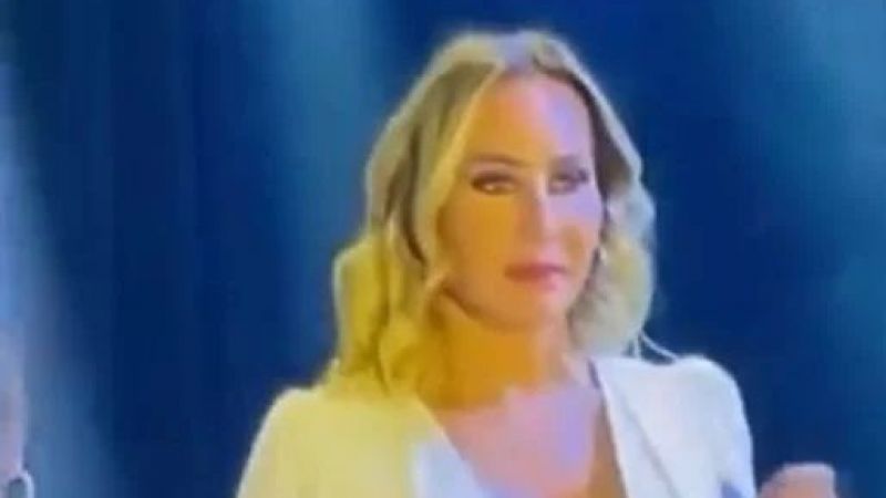 İbrahim Tatlıses’in Gözbebeği Asena’nın Son Hali Şok Etti! Mesleğini Değiştirmişti; Öyle Bir Dans Etti Ki, Gören “Geri Dön!” Dedi... 3