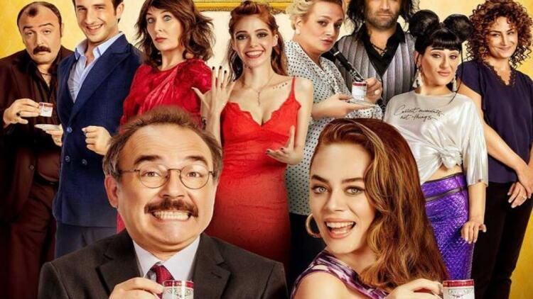 Aile Arasında Filmi Nerede, Ne Zaman Çekildi? Aile Arasında Filmin Konusu Nedir, Oyuncuları Kimler? Aile Arasında Filmin Gişe Rakamları Nedir, Sonu Nasıl Final Yapıyor? 2