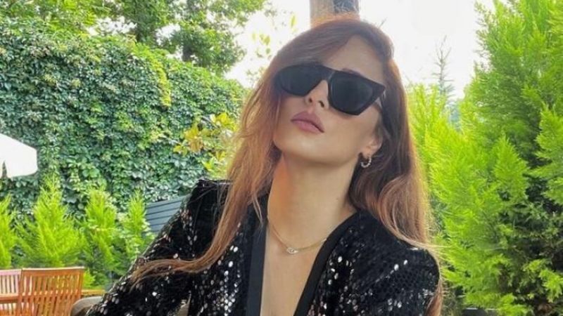 44'lük Mine Tugay’ın Gençlik İksiri İfşa Oldu! Neden Yaşlanmadığı Ortaya Çıktı! Sosyal Medya Yankılanıyor; Bütün Kadınlar Denemeye Başladı! “Kızıl Fırtına!” 5