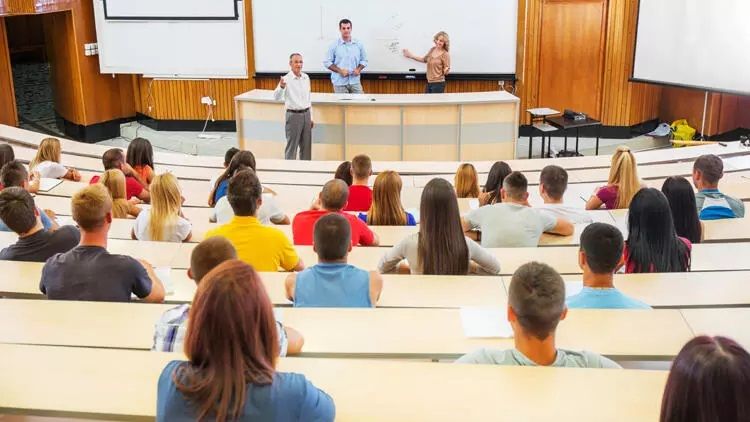 Üniversiteler Yüz yüze eğitim mi online eğitim mi olacak? YÖK Uzaktan Eğitim İçin Son Noktayı Koydu! Üniversiteler Açılış Takvimlerini Değiştiriyor 1