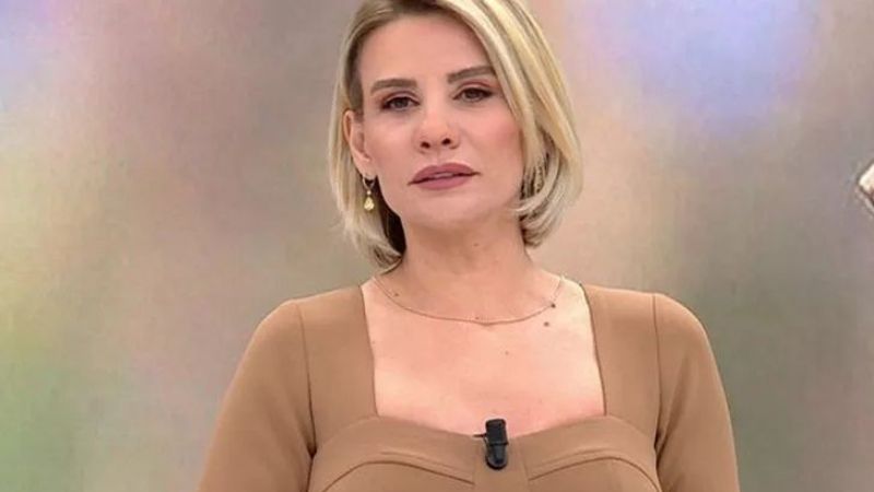 Esra Erol'un Şuan Ki Yaşı Merak Uyandırdı! Bakın Kaç Yaşındaymış! Duyan Şaştı Kaldı! Eşi Ali Özbir İle Arasındaki Gerçek Dikkat Çekti! 1