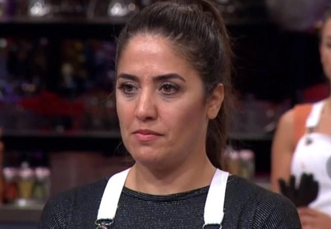 Masterchef Azize’nin Son Halini Gören Resmen Felç Geçiriyor! “Kilolusun” Diyenlere İnat Öyle Bir Hale Geldi Ki… “18’lik Kızlara Dönmüşsün!” 2
