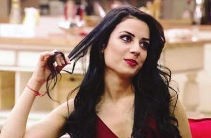 Kısmetse Olur Nur Erkoç Artık Tanınmaz Bir Halde! Dekolteli Pozları Yürekleri Hop Hop Hoplattı; “Şarap Gibi Kadınsın Be!” Değişimi Şok Etti… 1