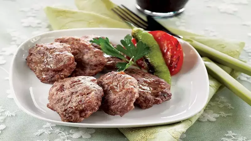 Anne Eli Değmiş Köfte Tadını Arayanlara Özel Tarif! Meğer İşin Püf Noktası Buymuş! Kırk Yıllık Köfte Ustası Tek Tek anlattı… 4