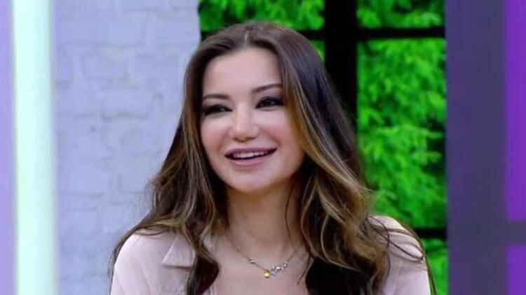 Ünlü Psikolog Esra Ezmeci'nin Eski Halini Görenler Şaştı Kaldı! Psikolog Esra Ezmeci Kaç Yaşında Evli Mi? İşte Estetiksiz O Hali 4