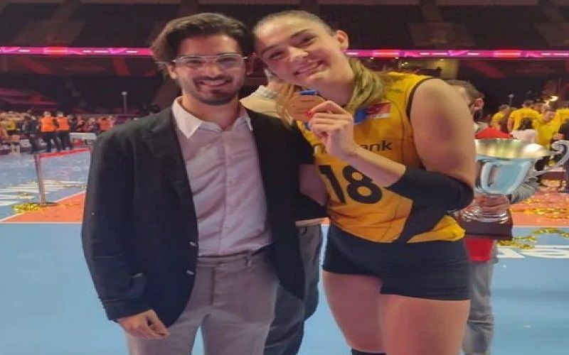 Voleybolcu Zehra Güneş'in sevgilisiyle boy farkı Olay Oldu! Zehra Güneş Sevgilisi Var Mı, Kimdir? Zehra Güneş Boyu Ve Kilosu Kaç? 4