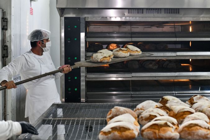 Ankara Halk Ekmekte Kaç Çeşit Ekmek Var? Ekşi mayalı, Taş fırın, Tam buğday, Hamburger ve Sandviç... 21 Çeşit Oldu! Peki Halk Ekmekte Hangi Ekmekler Var? 2