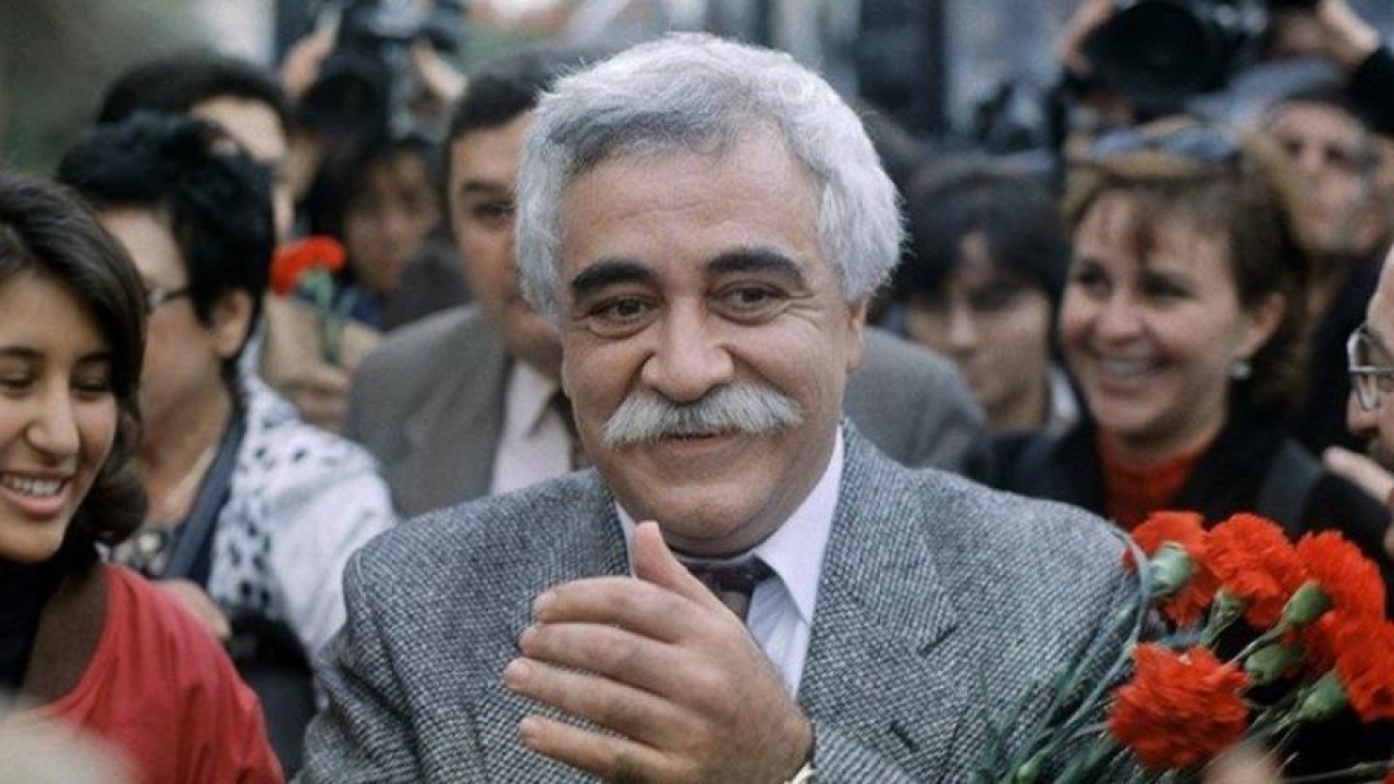 Levent Kırca’nın Kızını Görenler Şok Oldu! Öyle Bir Hale Gelmiş Ki, Kimse Tanıyamıyor! “Bu Kadarı da Pes!” Ayşe Kırca kimdir, Kaç Yaşında?