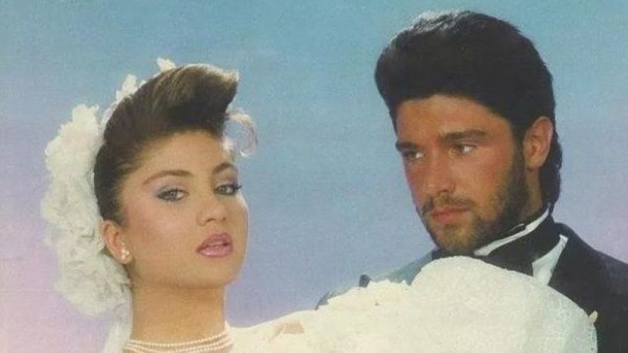 Sibel Can ve Hakan Ural Neden Boşanmıştı? İkilinin Aşklarını Bitiren Sebep Tüylerin Diken Diken Olmasına Neden Oldu! Meğer…