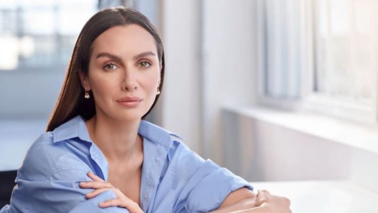 Birce Akalay’ın Son Halini Tanımak Mümkün Değil! İbrahim Çelikkol Görse Ne Diyeceğini Şaşırır; Eski Hallerinden Eser Bırakmadı… “Ne Oldu Sana Bacım!”