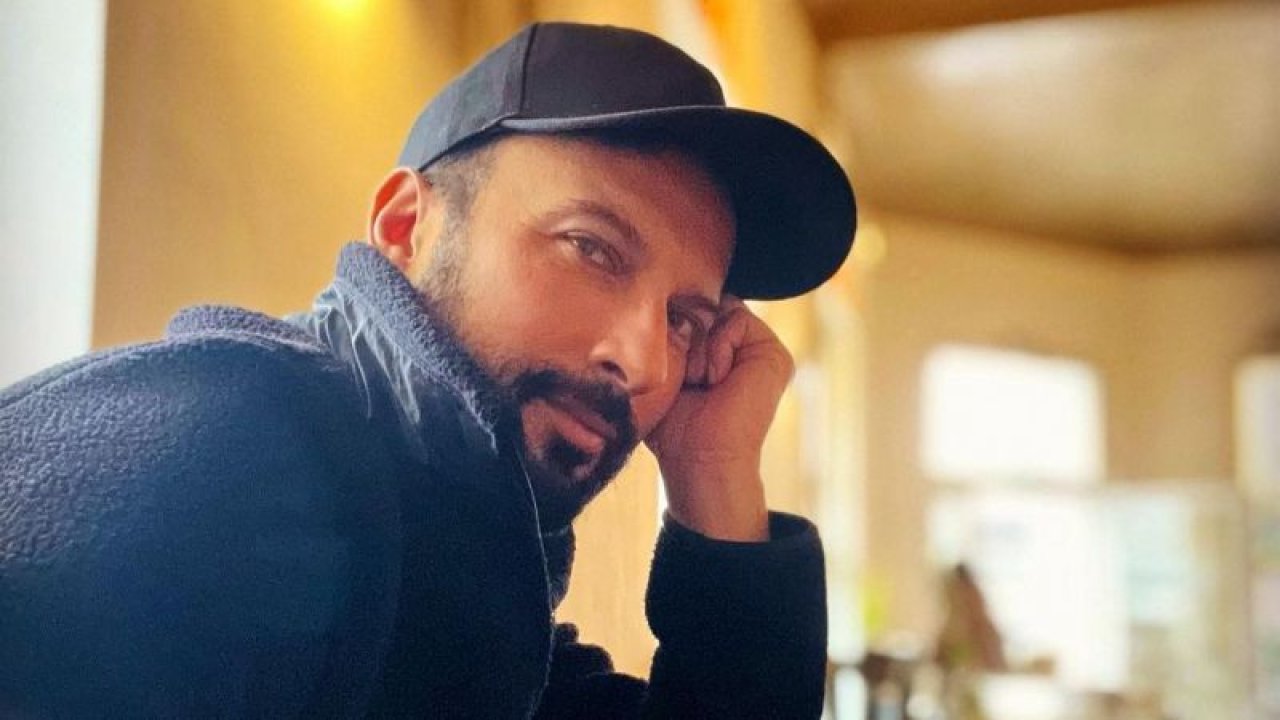 Tarkan’nın Eşi Pınar Dilek İle Arasındaki Yaş Farkı Dudak Uçuklattı! Duyanlar Şaştı Kaldı... Tarkan’ın Hayatı Merak Uyandırdı! Kimdir, Kaç Yaşında, Nereli?