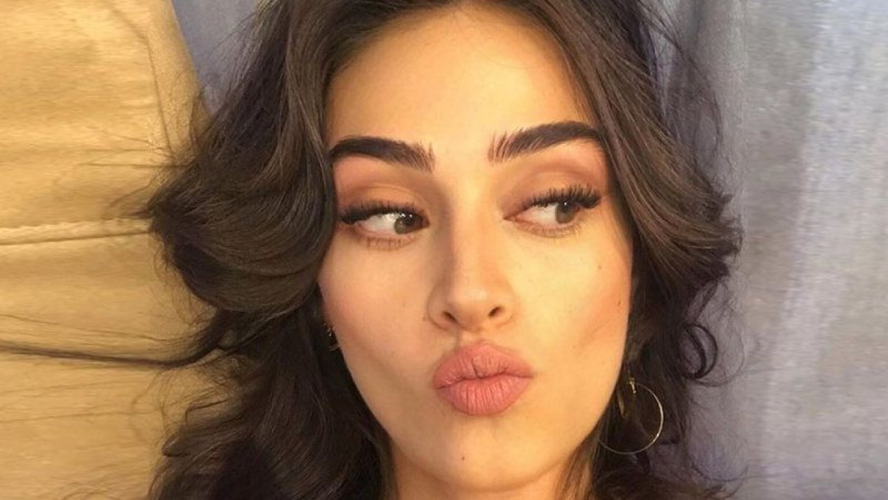 Ramo Dizisinin Sibel’i Esra Bilgiç Bikini Üstüyle Alev Alev Yaktı! Vücudunun Mükemmelliğini Bir Kez Daha Konuşturdu! Instagram Bu Kareleri Konuşuyor…