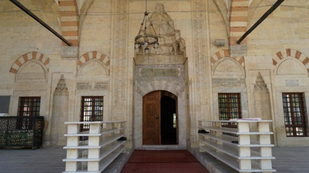 Cenabı Ahmet Paşa Camii Ankara'da Nerede? Camii Ne Zaman, Ne Amaçla Yapılmıştır, Mimari Özelliği Nedir? Cenabı Ahmet Paşa Kimdir?
