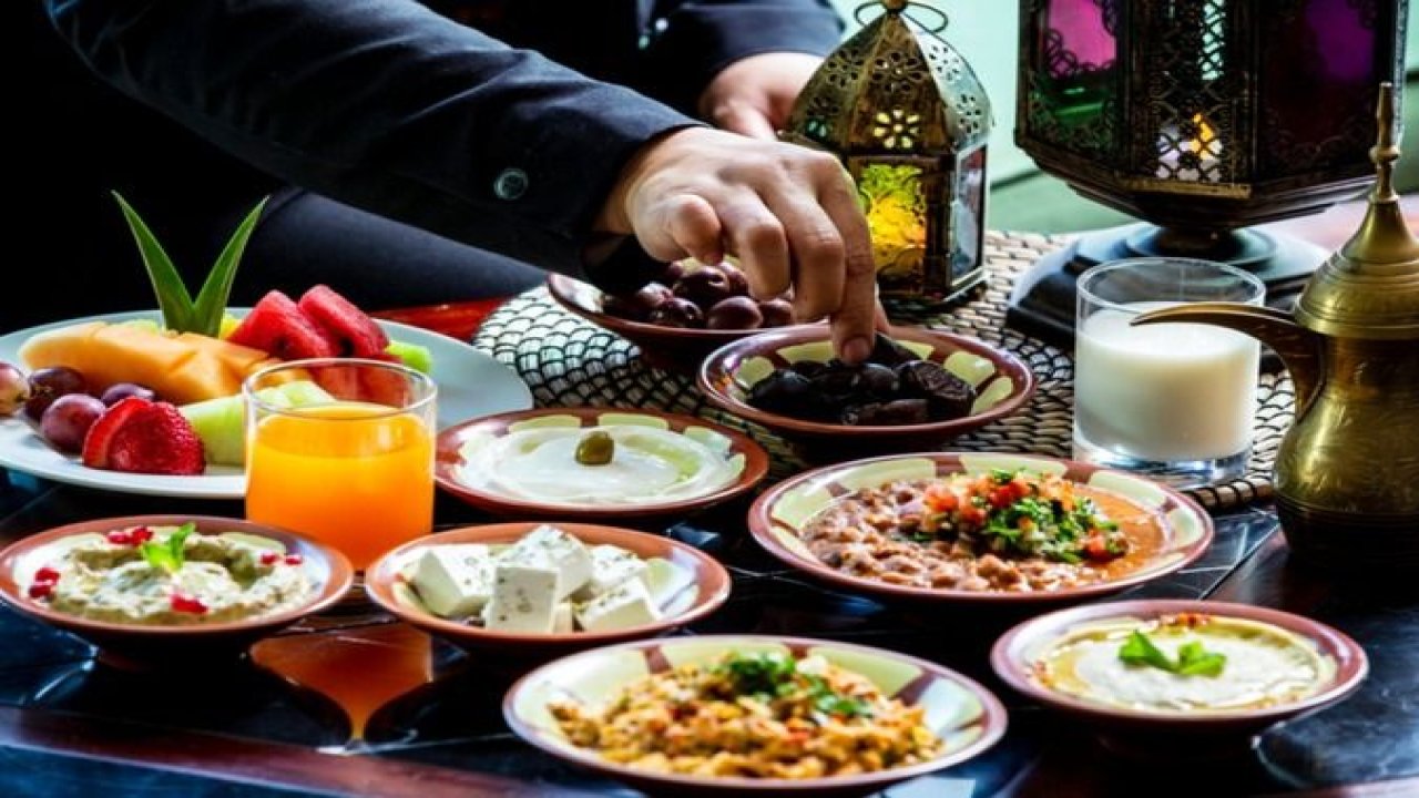 Oruç tutmak insanı zayıflatır mı? Bu Taktik En Az 5 Kilo Verdiriyor! Tek Yapmanız Gereken 45 Dakikada…