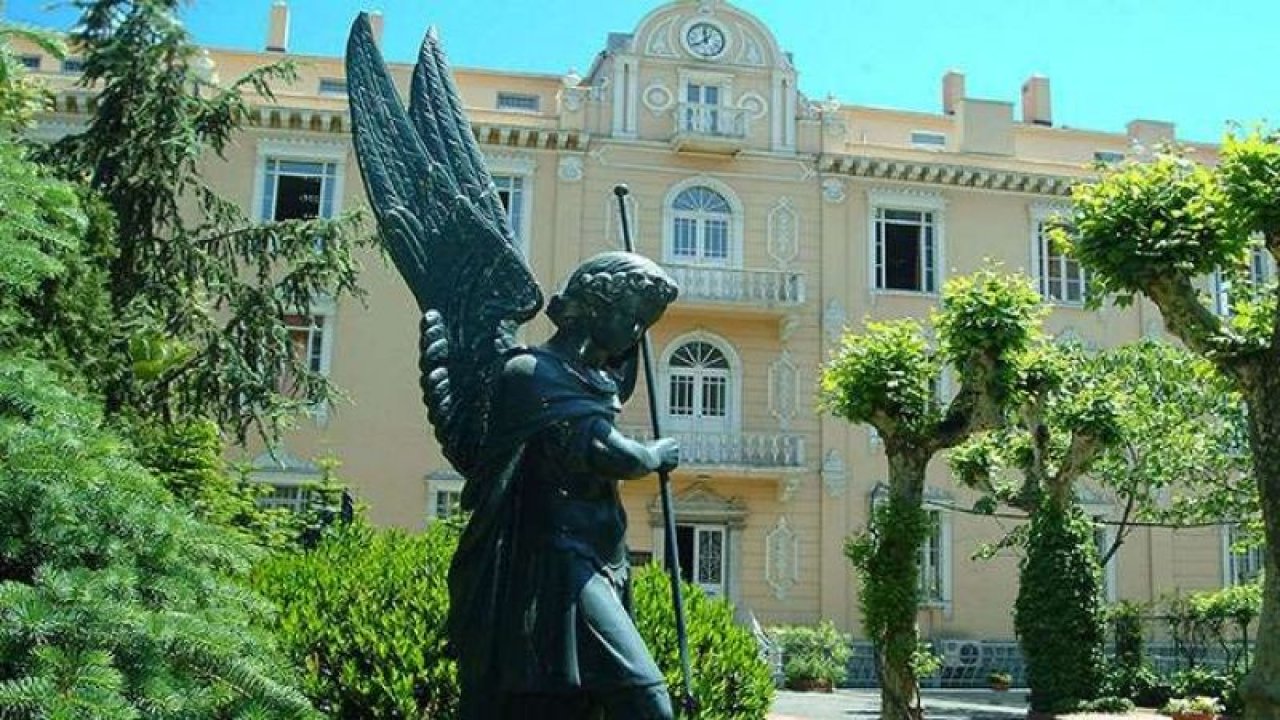 Yabancı Okulların Kayıt Ücretleri Dudak Uçuklattı! Amerikan Robert Lisesi, Üsküdar Amerikan Lisesi, Alman Lisesi, Sainte Pulcherie Lisesi, Saint Joseph Lisesi Ücretleri Belli Oldu! 670 Bin TL'yi Aştı!