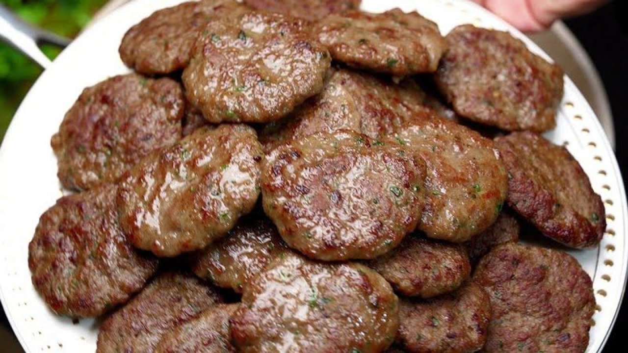 Anne Eli Değmiş Köfte Tadını Arayanlara Özel Tarif! Meğer İşin Püf Noktası Buymuş! Kırk Yıllık Köfte Ustası Tek Tek anlattı…