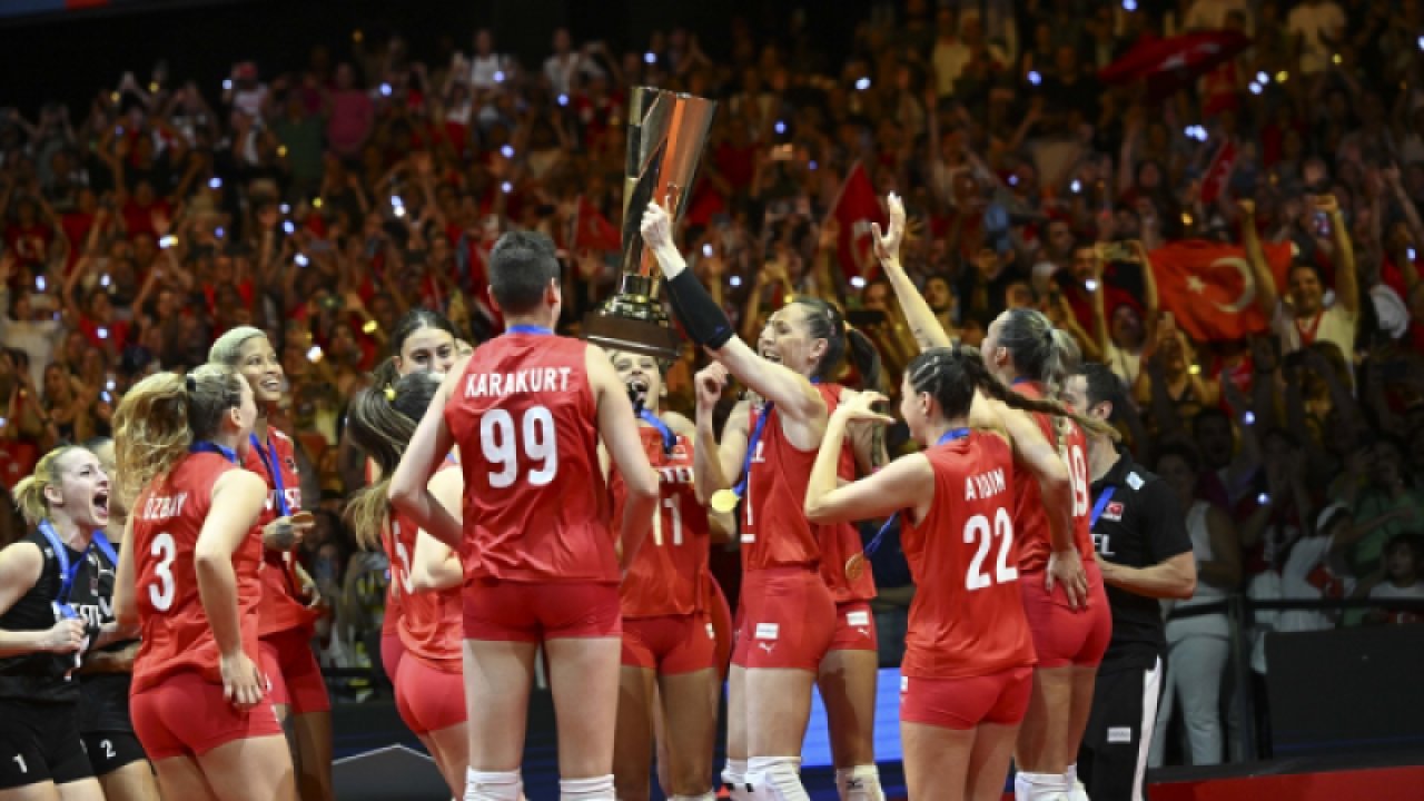 Filenin Sultanları Ne Kadar Maaş ve Ödül Alıyor? A Milli Kadın Voleybol Takımı’nın Aldığı Ödül ve Altın Sayısı Dudak Uçuklattı! Tamı tamına…