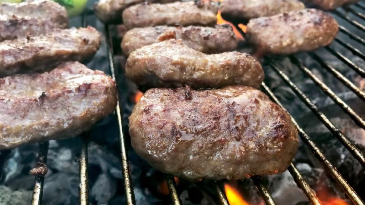 Ankara’nın en iyi köftecileri… Köfte Nerede Yenir! Üstünel Köftecisi, Şençam Köftecisi, Bursa İnegöl Kapısında Sıra Var!