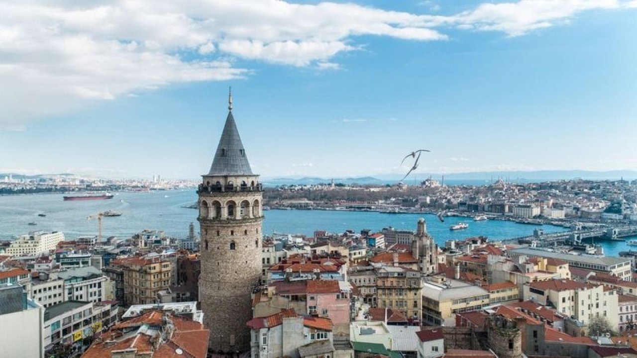 Galata Kulesi Neden Yapıldı? İşte Galata Kulesi'nin Gizemli Hikayesi...