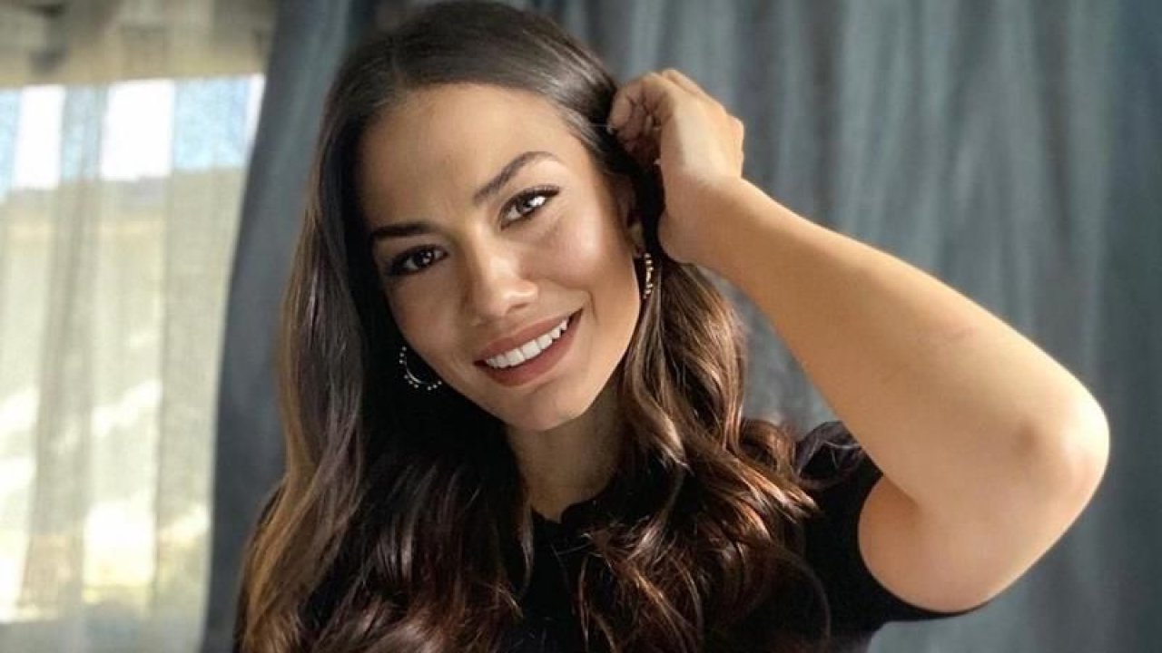 Demet Özdemir Nasıl Ünlü Oldu? Demet Özdemir İlk Nerede Ünlü Oldu? Demet Özdemir Nasıl Meşhur Oldu?