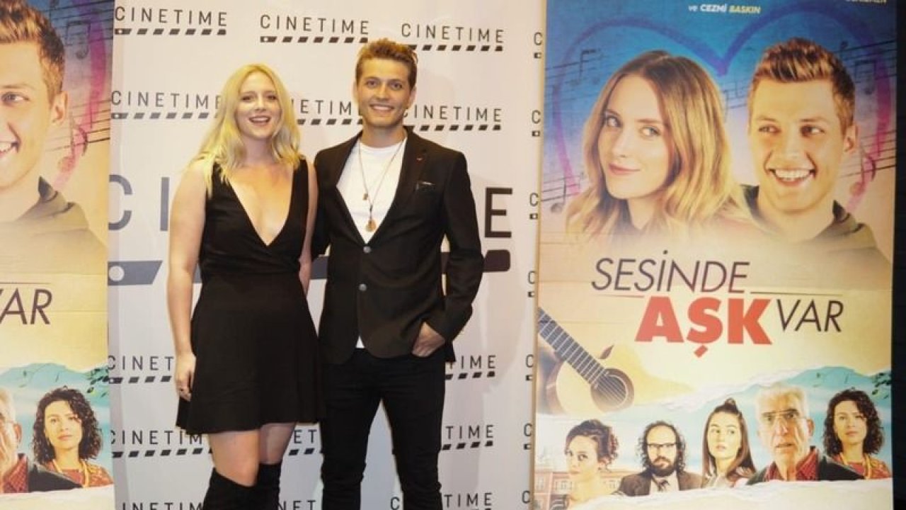 Sesinde Aşk Var Filmi Nerede, Ne Zaman Çekildi? Sesinde Aşk Var Filmin Konusu Nedir, Oyuncuları Kimler? Sesinde Aşk Var Filmin Gişe Rakamları Nedir, Sonu Nasıl Final Yapıyor?