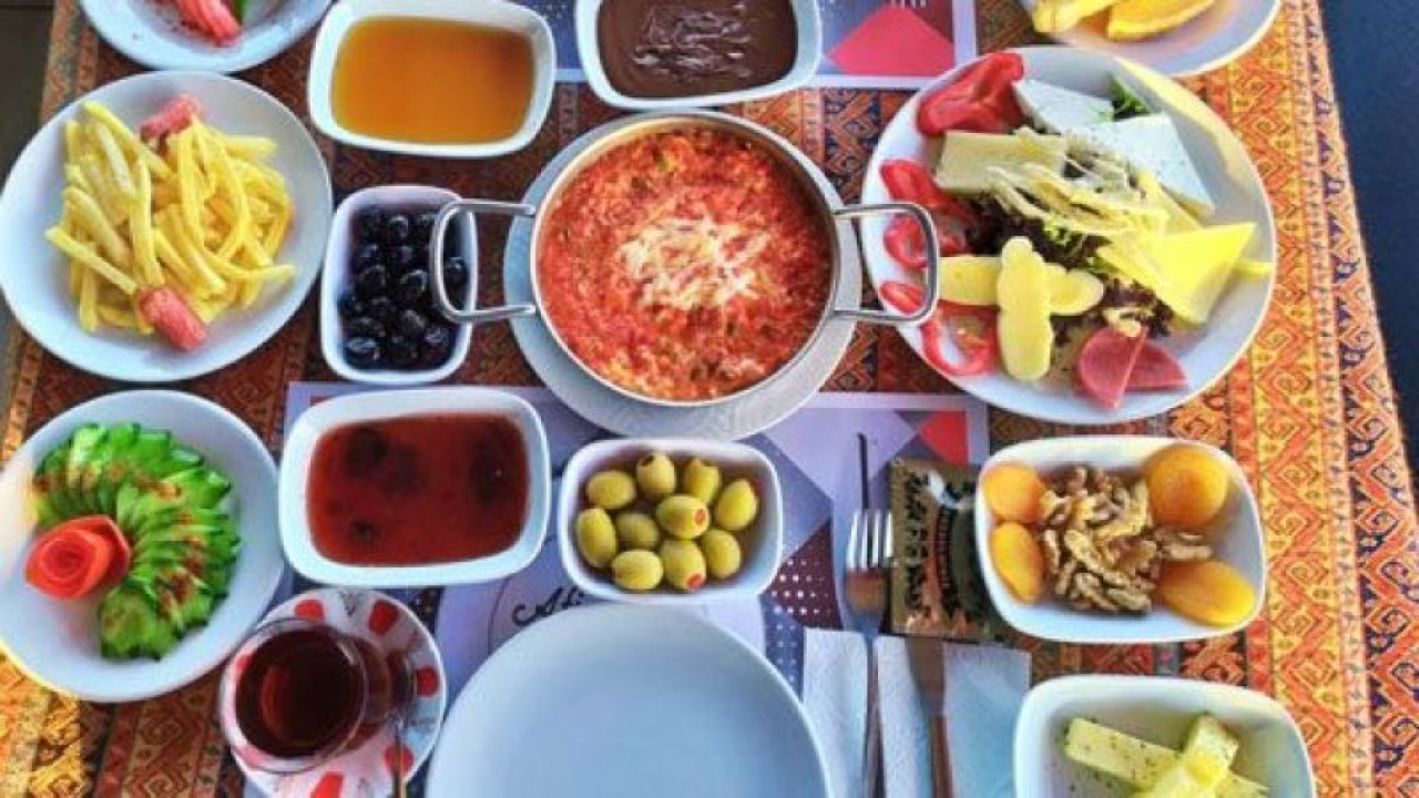 Ankara Kalesi’nde Pazar kahvaltısı Nerede Yapılır? Eşsiz Manzara Karşısında Kahvaltı Yapabileceğiniz Mekanlar Belli Oldu! Hisar Kasrı...