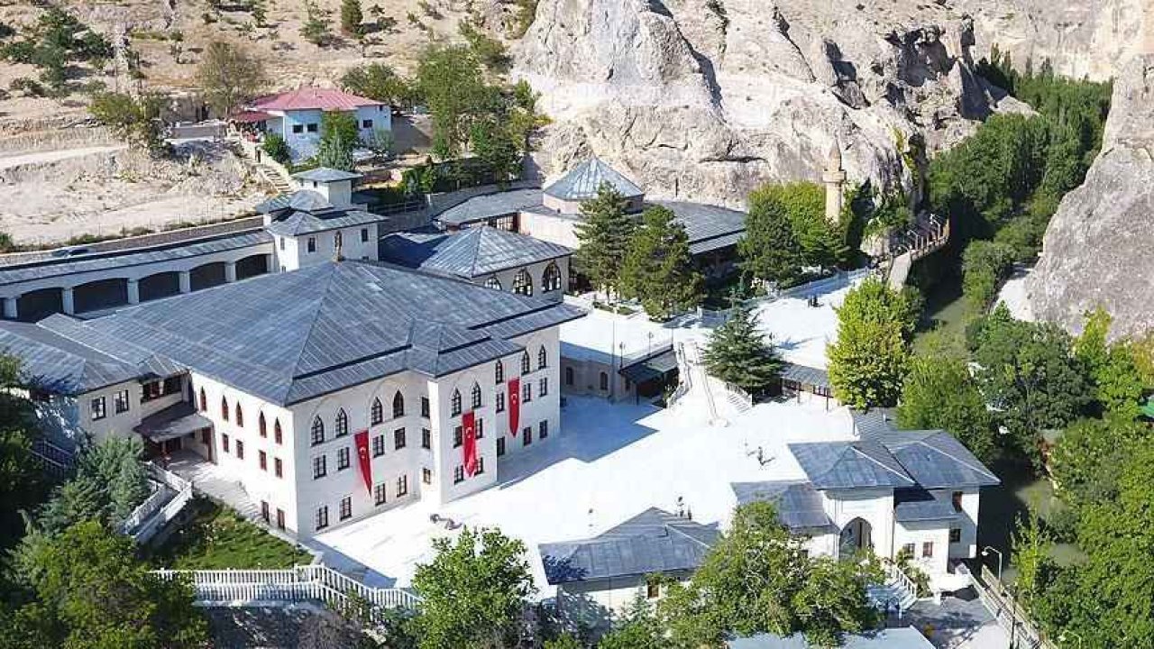 Somuncu Baba Türbesi Ankara’da Nerede? Somuncu Baba Kimdir? Hacı Bayram-ı Veli Dizisinin Konusu Nedir?