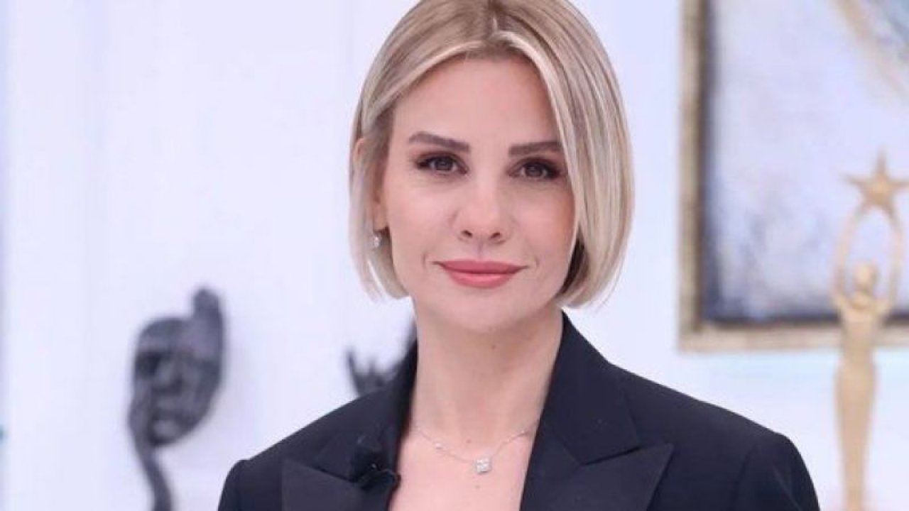 Esra Erol'un Şuan Ki Yaşı Merak Uyandırdı! Bakın Kaç Yaşındaymış! Duyan Şaştı Kaldı! Eşi Ali Özbir İle Arasındaki Gerçek Dikkat Çekti!