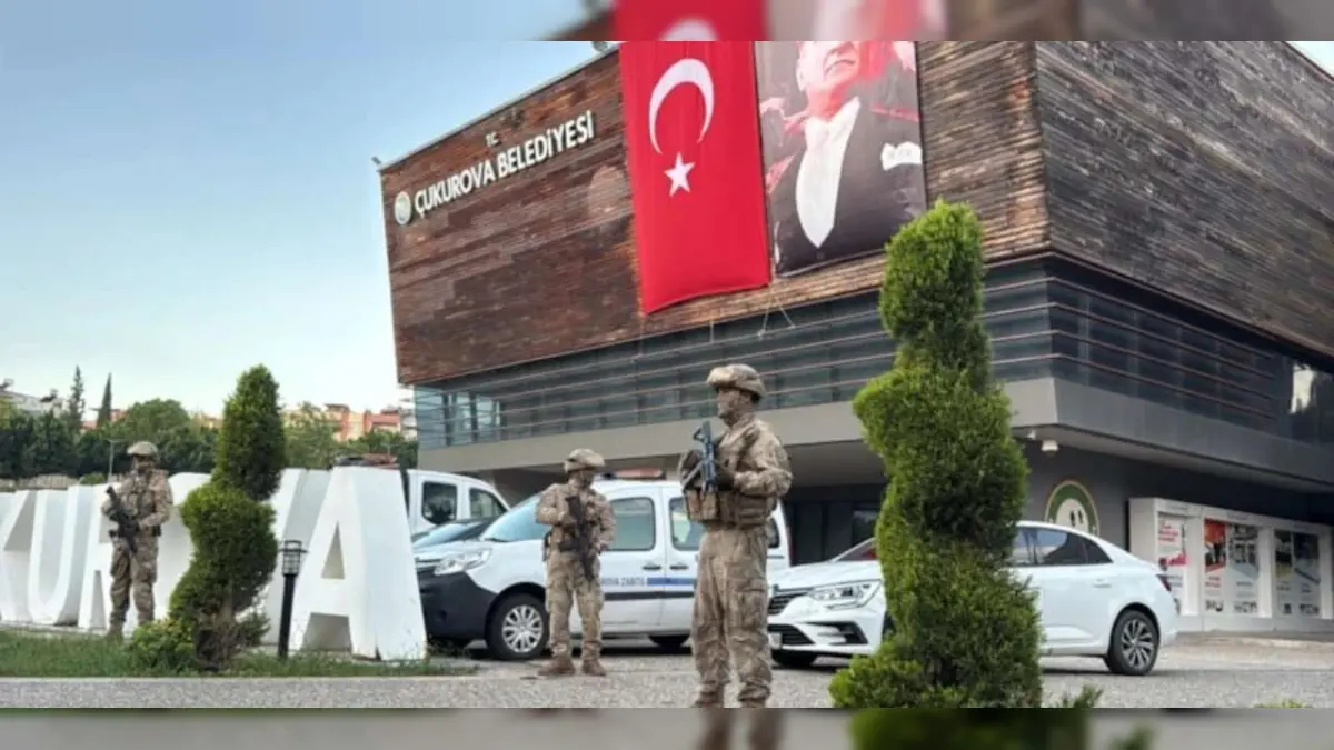 Çukurova Belediyesi'ne Jandarma Operasyonu Düzenlendi