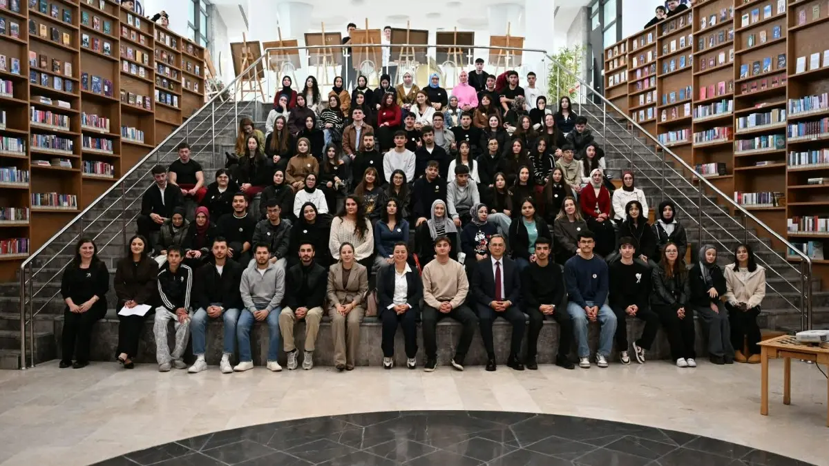 Altındağ'da Gençler O Panoda Buluştu: Cumhuriyet'in Ankara'sı Etkinliğinde Görülmeye Değer Anlar!