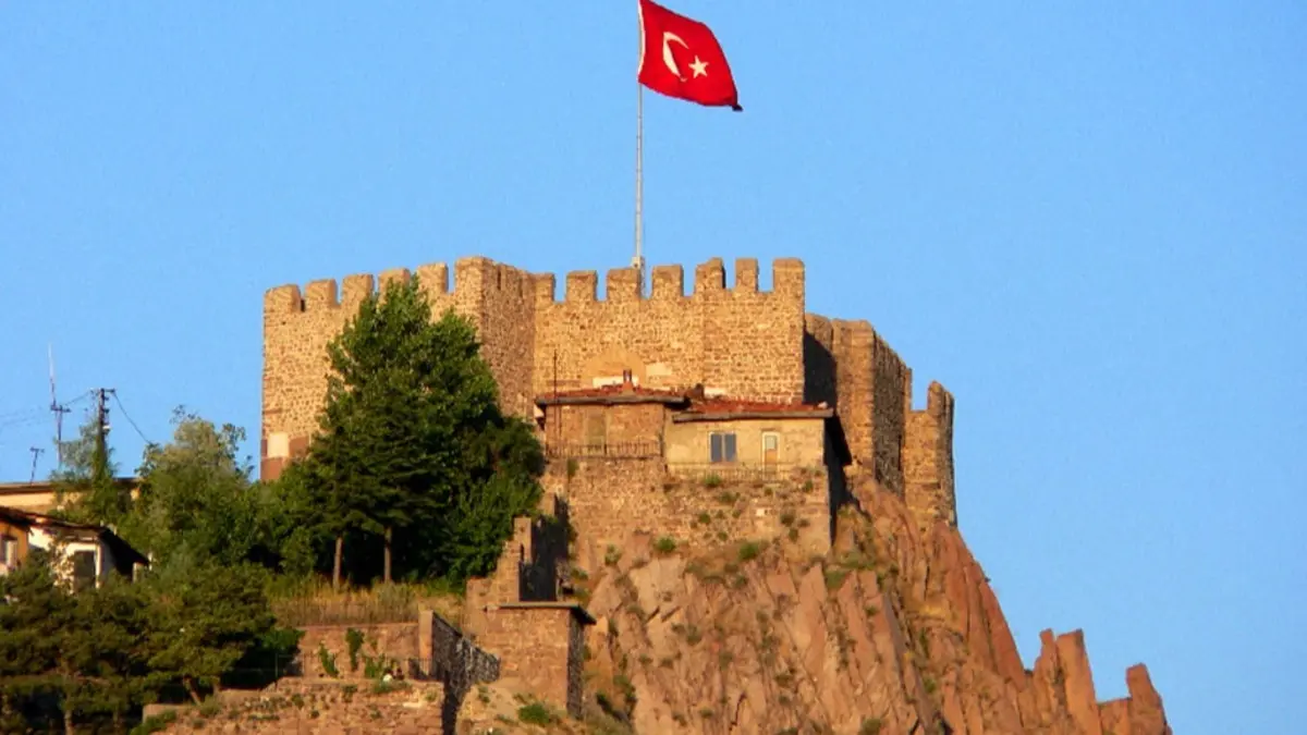 Ankara Kalesinin Altındaki Gizli Tünellerin Sırrı Çözüldü! Çok Şaşıracaksınız... Meğer Gizli Bir Şehir Var!