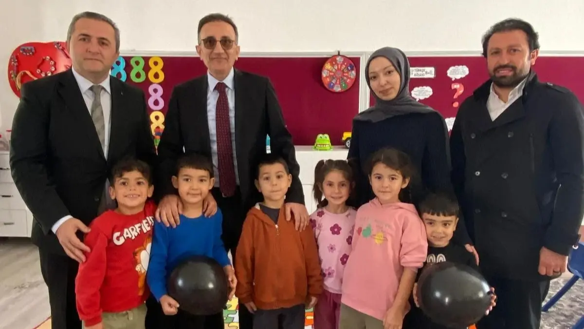 Ayaş'ta Okul Ziyaretleri Sürüyor: Kaymakam Mustafa Kutlu Öğrencilerle Buluştu