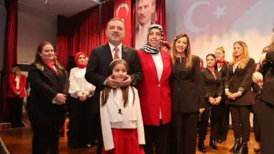 Sincan'da Cumhuriyet Coşkusu Tavan Yaptı: Miniklerin O Gösterileri Salonu Ayağa Kaldırdı!
