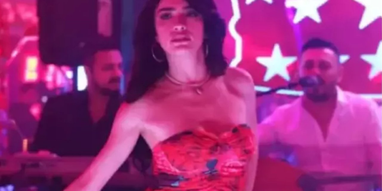 Pavyon Dansı Gündem Olmuştu! Dilber'in Elbisesinde Stoklar Tükendi! Dilber'in Elbisesinin Fiyatı Ne Kadar?