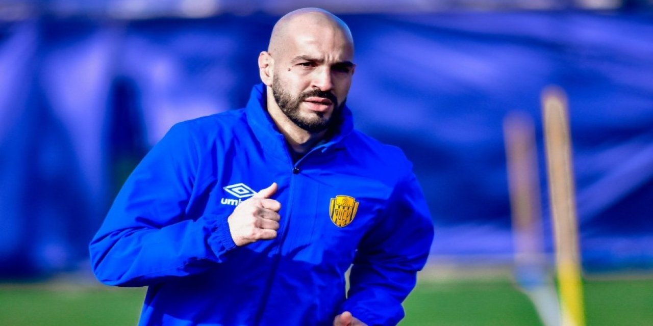 Soner Sarıkabadayı Ankaragücü'ne Mi Transfer Oldu! Paylaşımı Olay Oldu! "Buraya kupalar kazanmaya geldim"